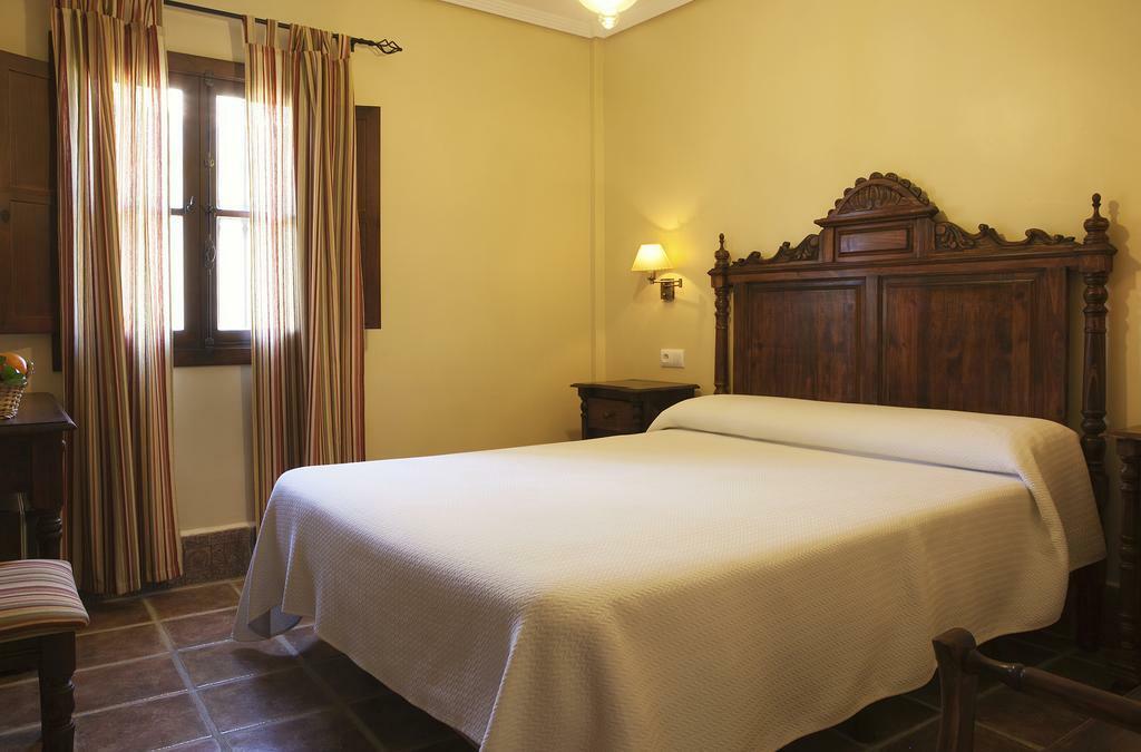 Hospederia Santiago Hotel Chiclana de la Frontera Exterior photo